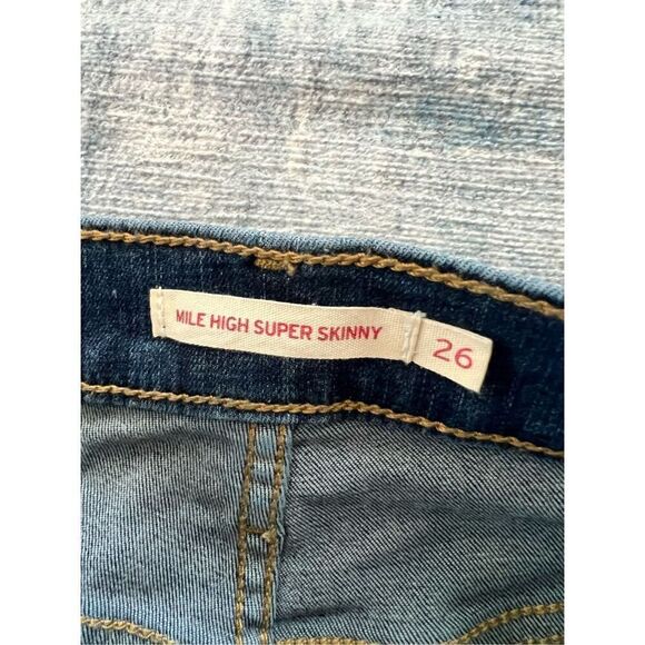 Levi's Distressed Busted Knee Mile High Super Skinny Jeans Size 26 - Picture 3 of 6